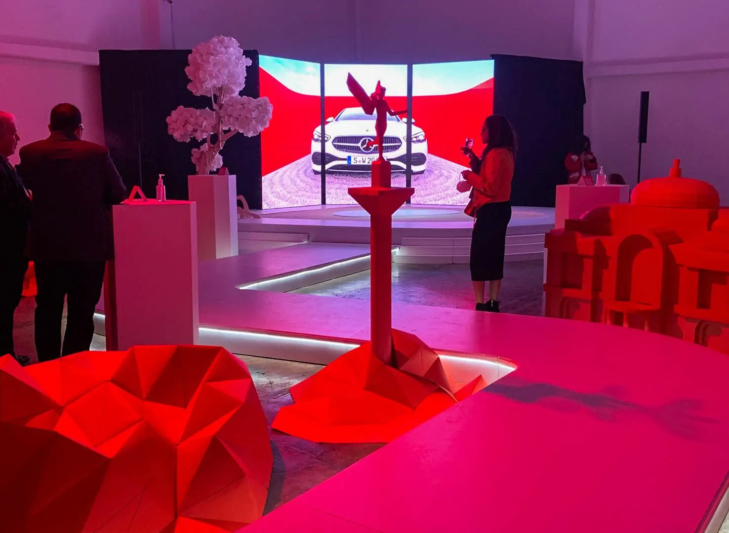 Showroom de lanzamiento automotriz