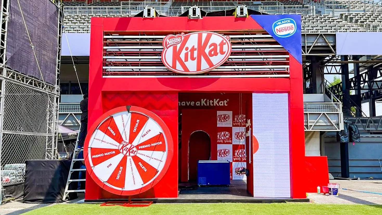 Stand de marca de consumo producido por Enso Media